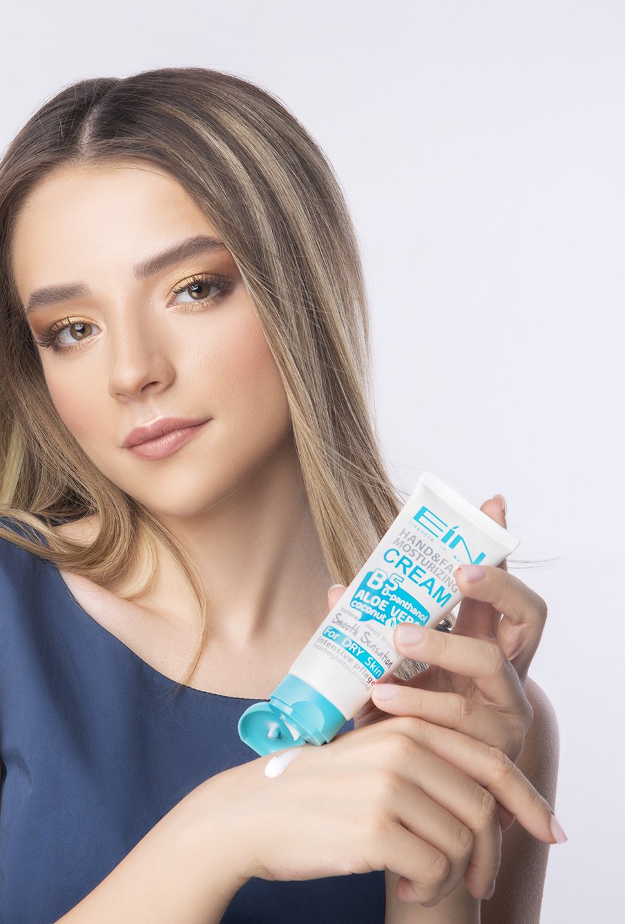 کرم مرطوب کننده دست و صورت مناسب برای پوست های خشک